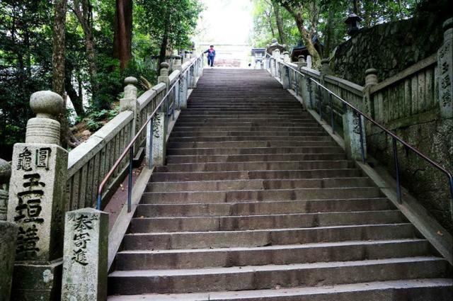 神说：你不能玩《宝可梦》！日本神社再发禁令