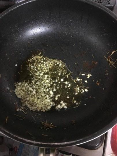 粉丝又拼存在感啦！神还原JOJO里的肉料理