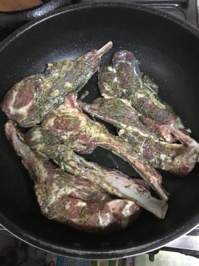 粉丝又拼存在感啦！神还原JOJO里的肉料理